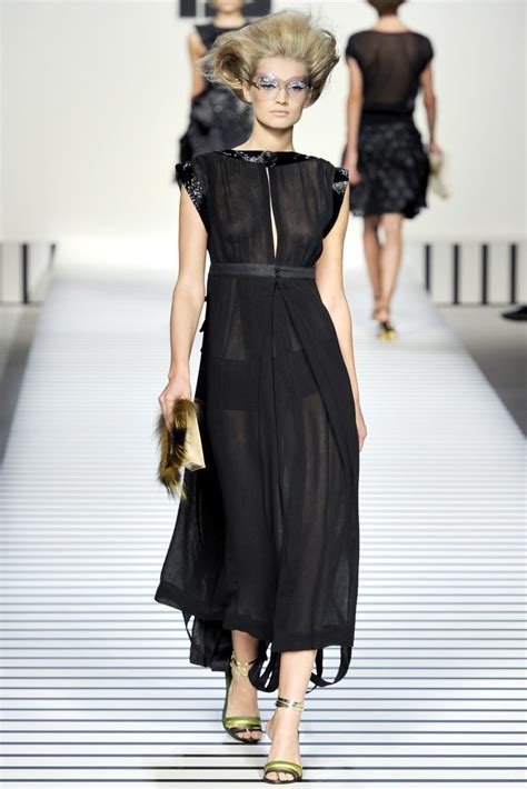 fendi sciarpe 2012|Fendi Spring 2012 Ready.